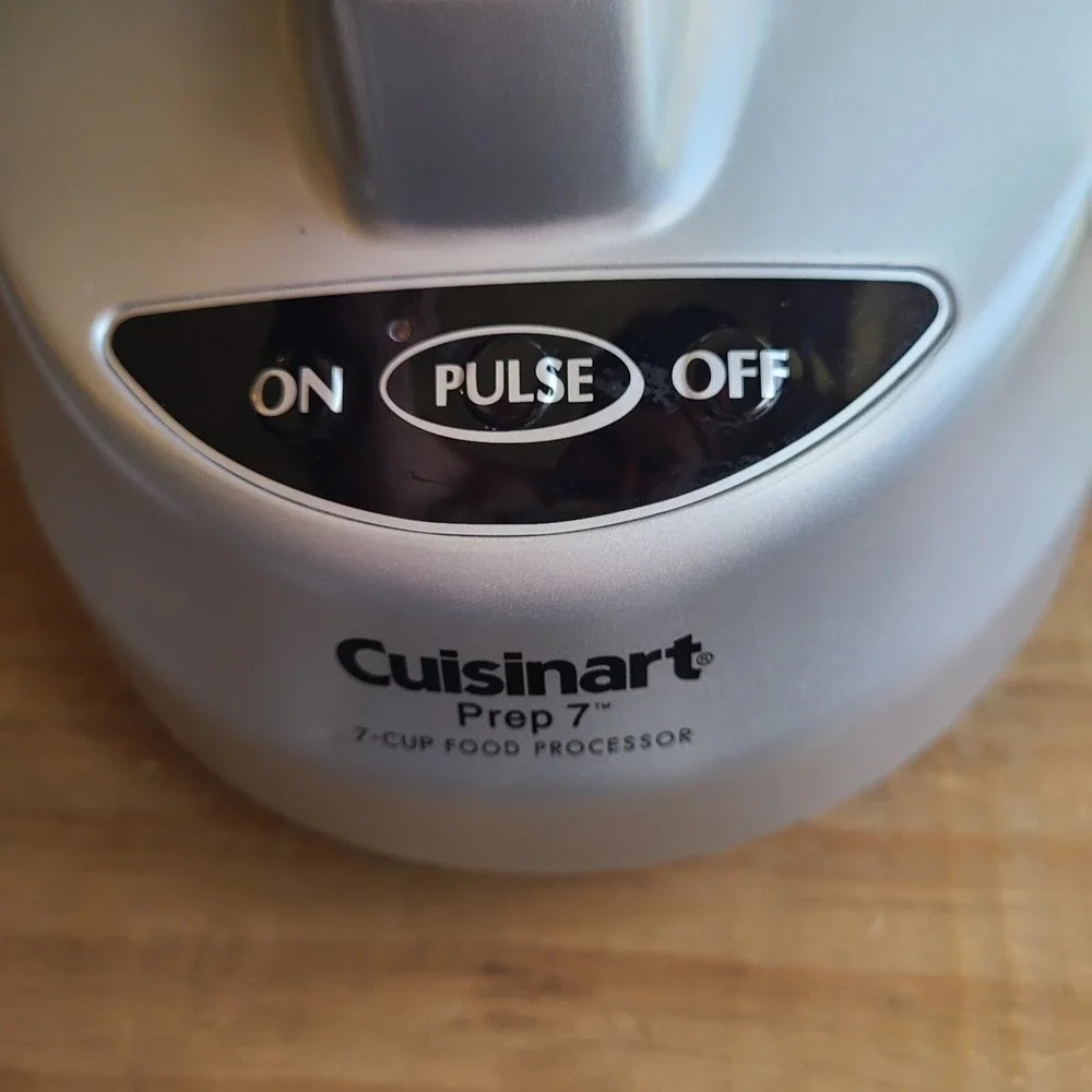 Cuisinart Prep 7 Food Processor DLC-2007N Replacement Motor Base Only SILVER‎
